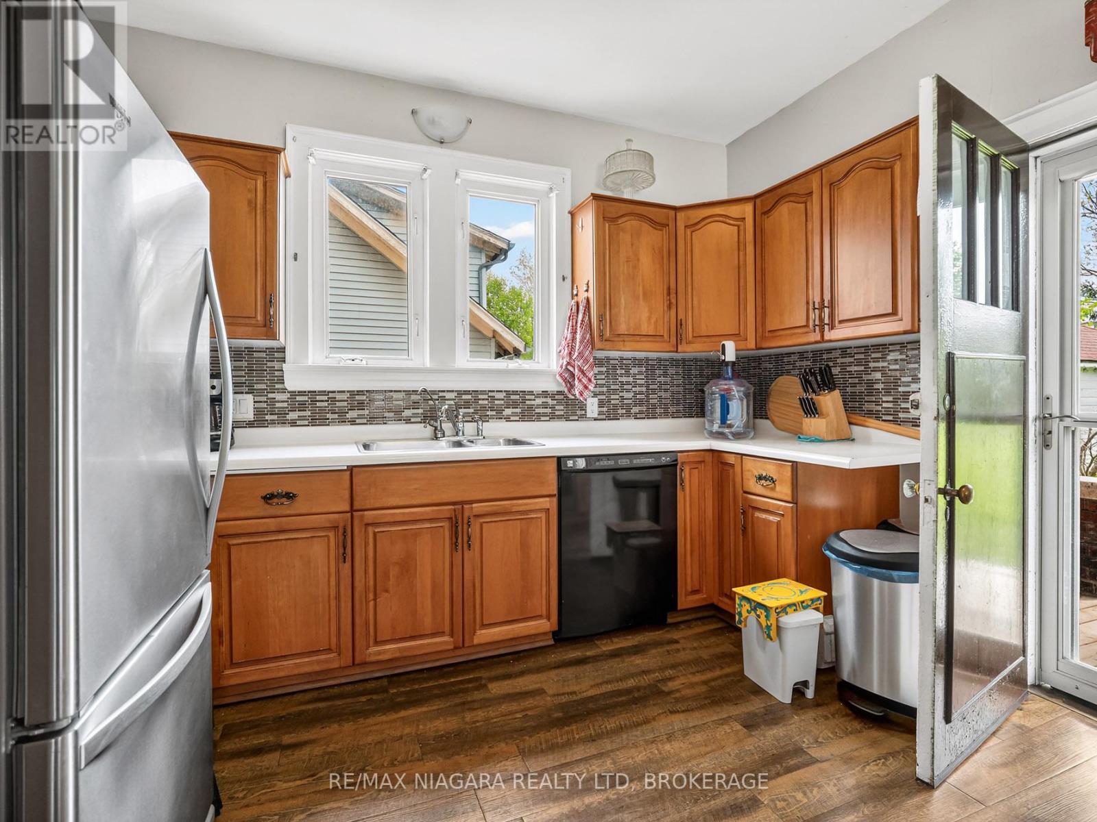 37 Highland Avenue, Fort Erie, Ontario  L2A 2X6 - Photo 11 - X13099208
