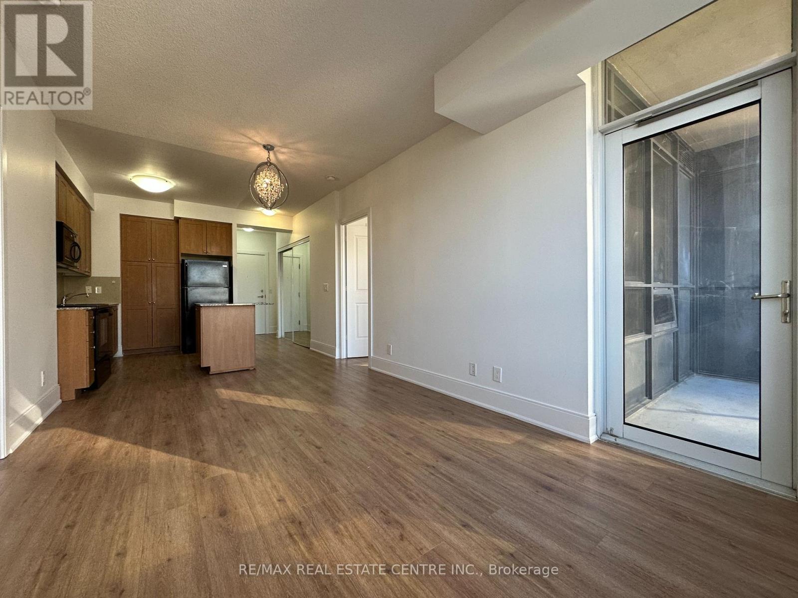 2208 - 330 Burnhamthorpe Road W, Mississauga, Ontario  L5B 0E1 - Photo 10 - W13073874