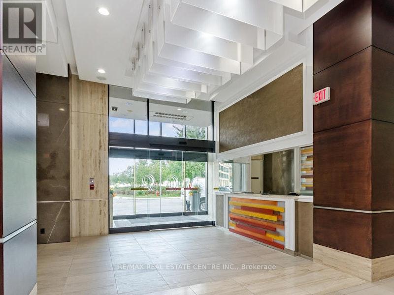 2208 - 330 Burnhamthorpe Road W, Mississauga, Ontario  L5B 0E1 - Photo 3 - W13073874