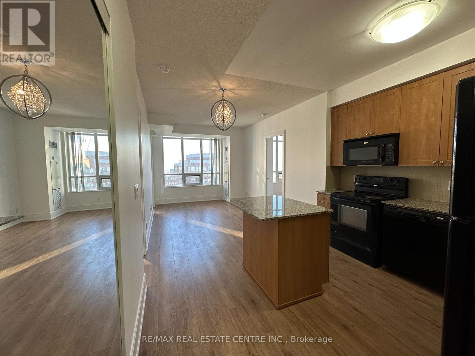 2208 - 330 Burnhamthorpe Road W, Mississauga, Ontario  L5B 0E1 - Photo 9 - W13073874