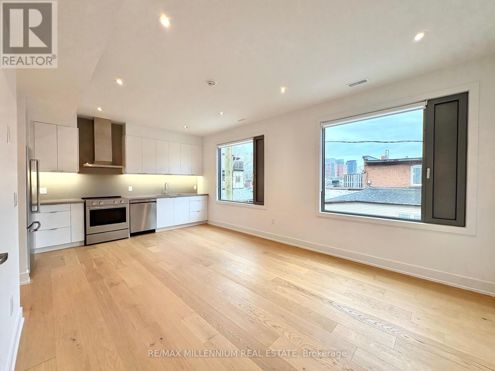 155 DOVERCOURT #4 AVENUE, Toronto, Ontario
