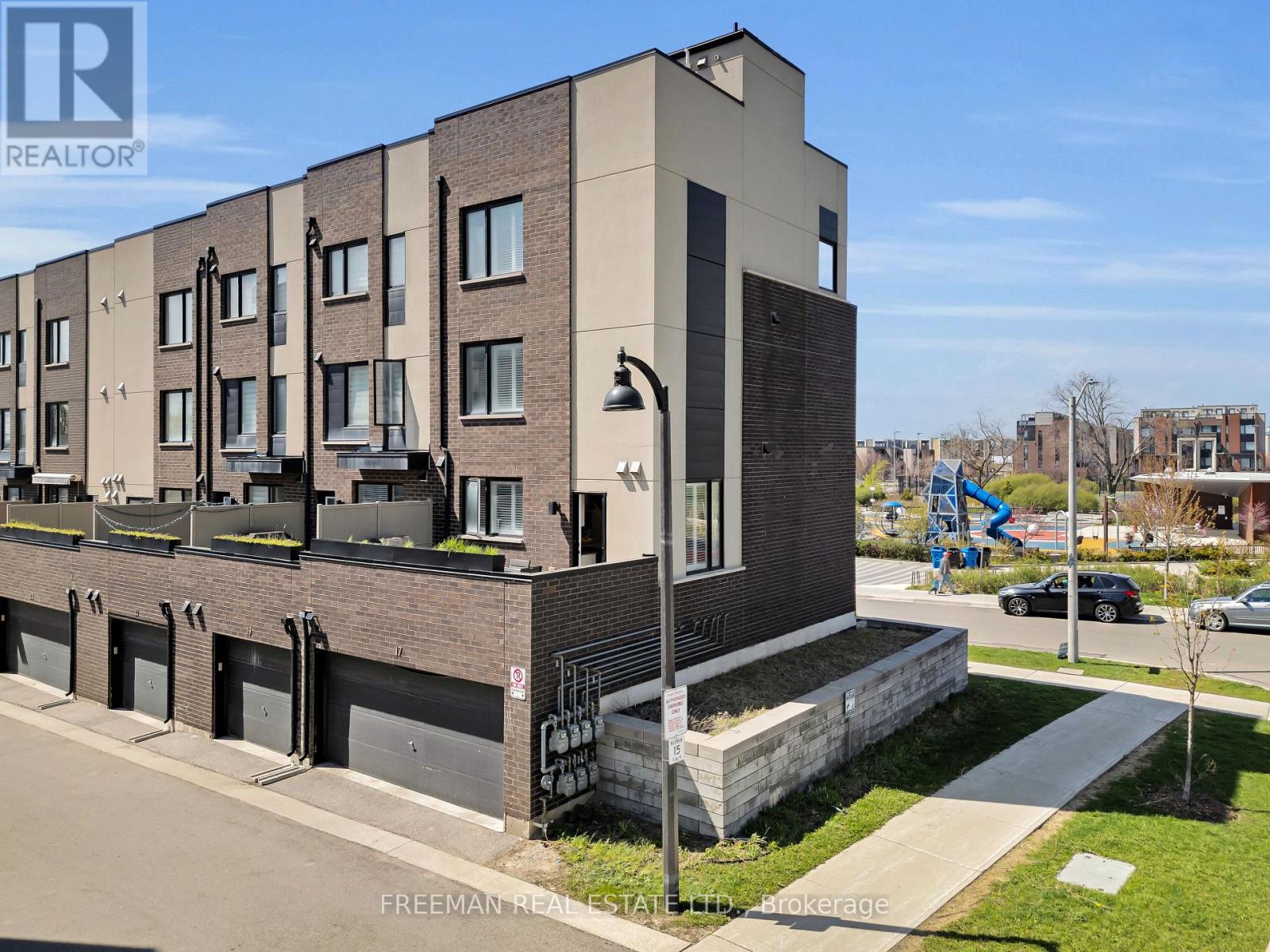 17 Locust Lodge Gardens, Toronto, Ontario  M3K 0A9 - Photo 2 - W13098892