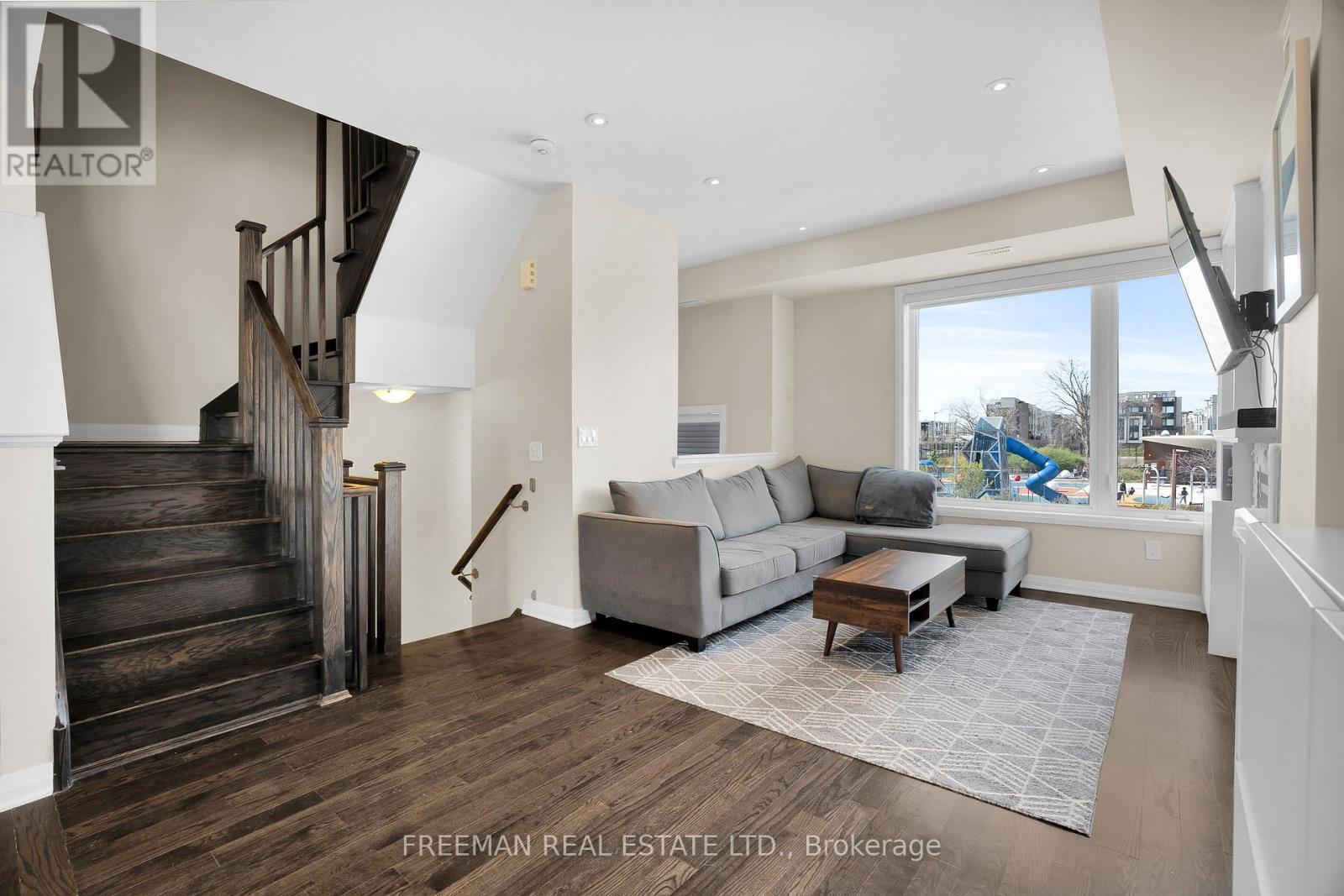 17 Locust Lodge Gardens, Toronto, Ontario  M3K 0A9 - Photo 4 - W13098892