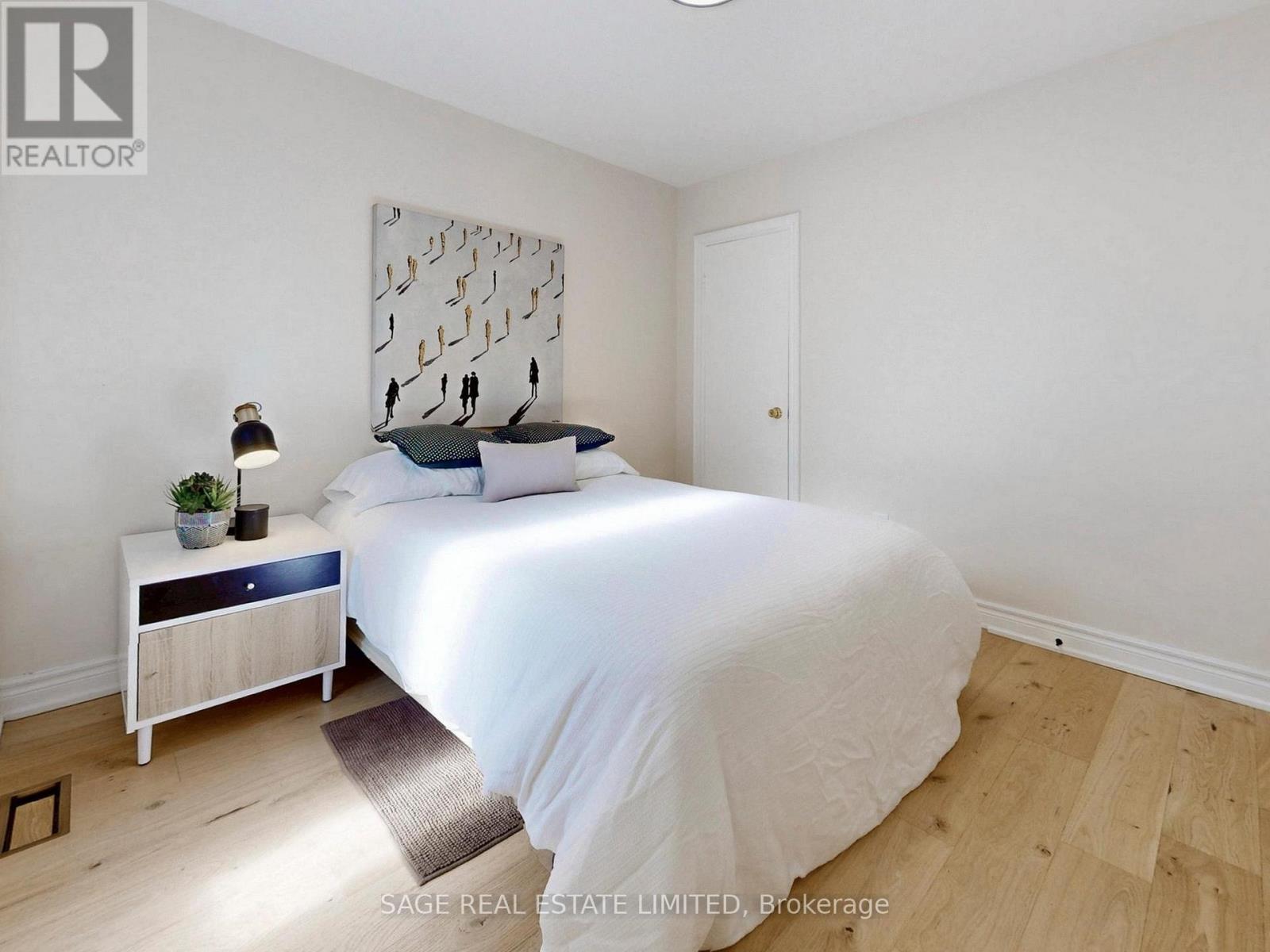 8 Lombardy Crescent, Toronto, Ontario  M1K 4N8 - Photo 17 - E13098966