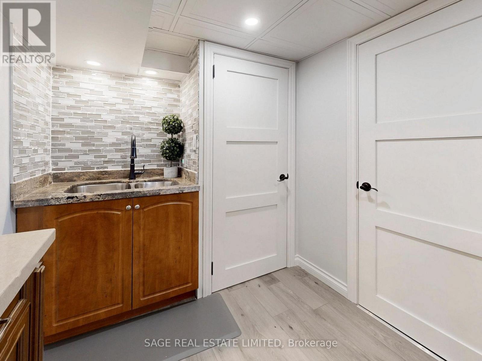 8 Lombardy Crescent, Toronto, Ontario  M1K 4N8 - Photo 28 - E13098966