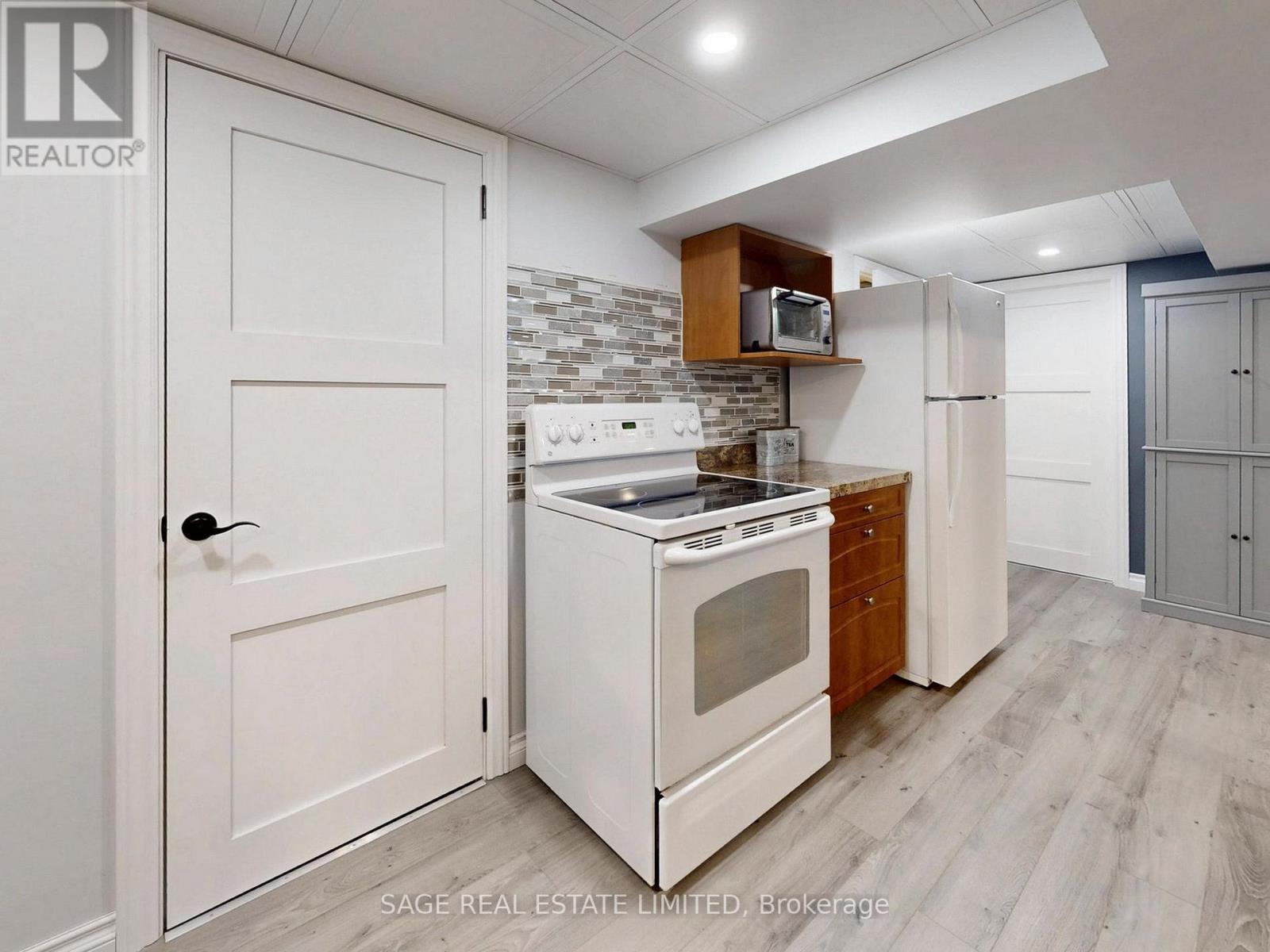 8 Lombardy Crescent, Toronto, Ontario  M1K 4N8 - Photo 29 - E13098966