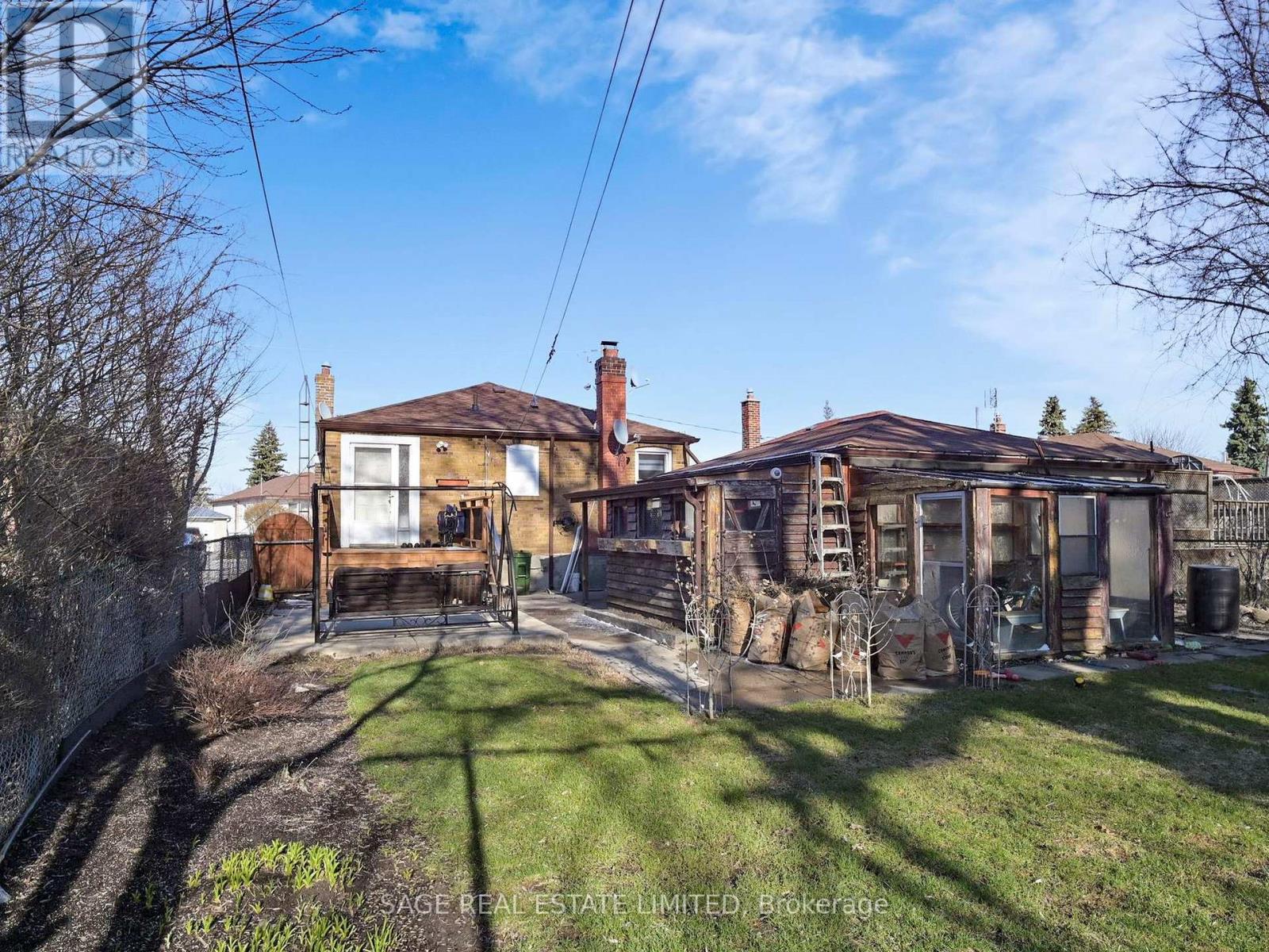 8 Lombardy Crescent, Toronto, Ontario  M1K 4N8 - Photo 38 - E13098966
