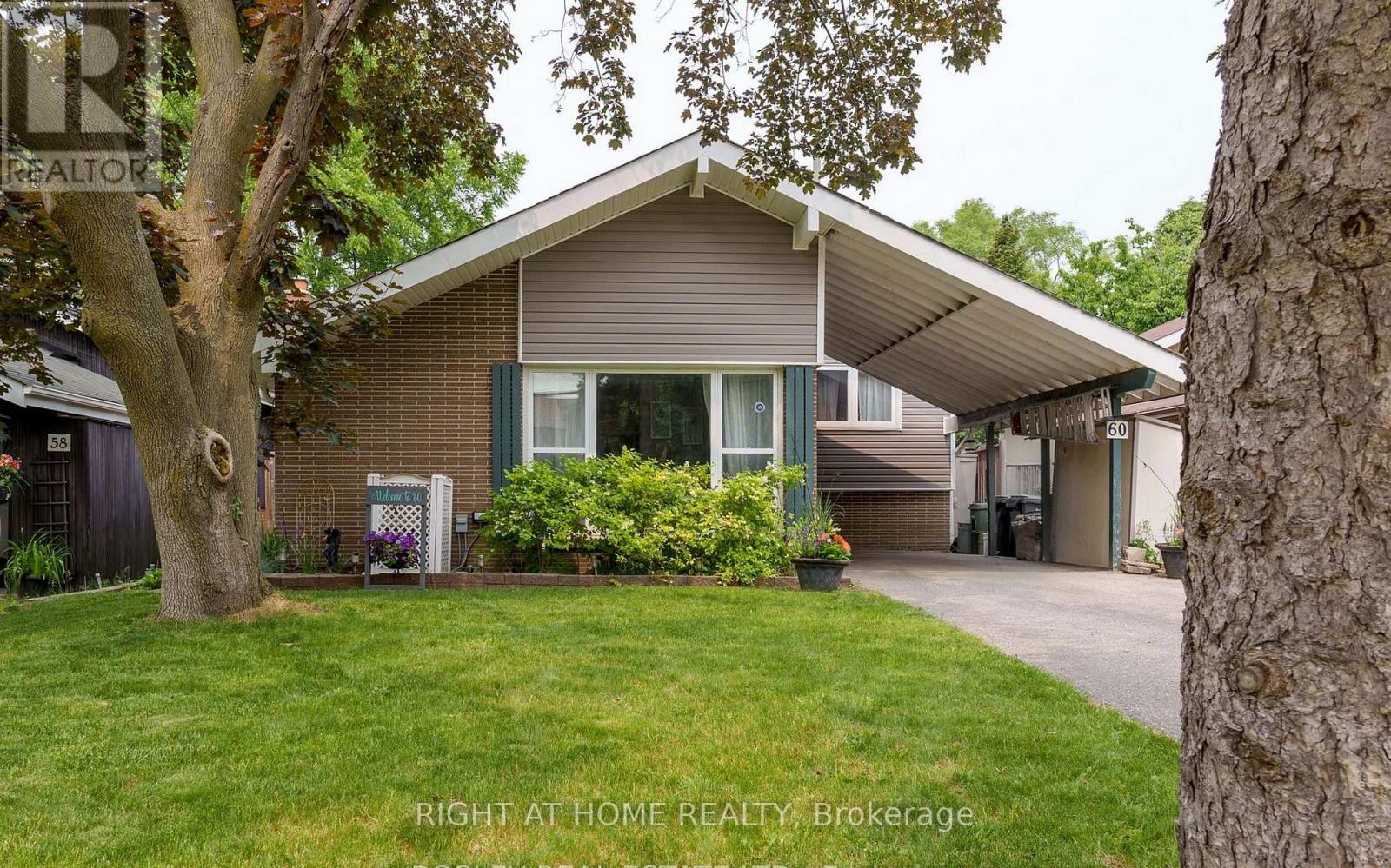 60 BROOKRIDGE DRIVE, Toronto, Ontario