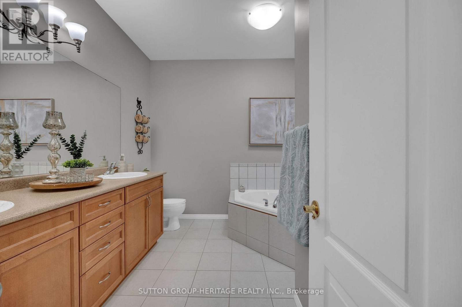 951 Barbados Street, Oshawa, Ontario  L1J 0A6 - Photo 26 - E13099106