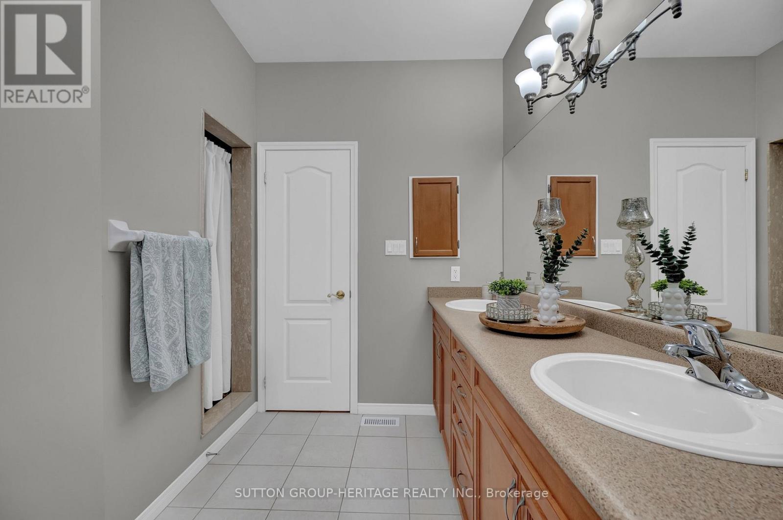 951 Barbados Street, Oshawa, Ontario  L1J 0A6 - Photo 28 - E13099106