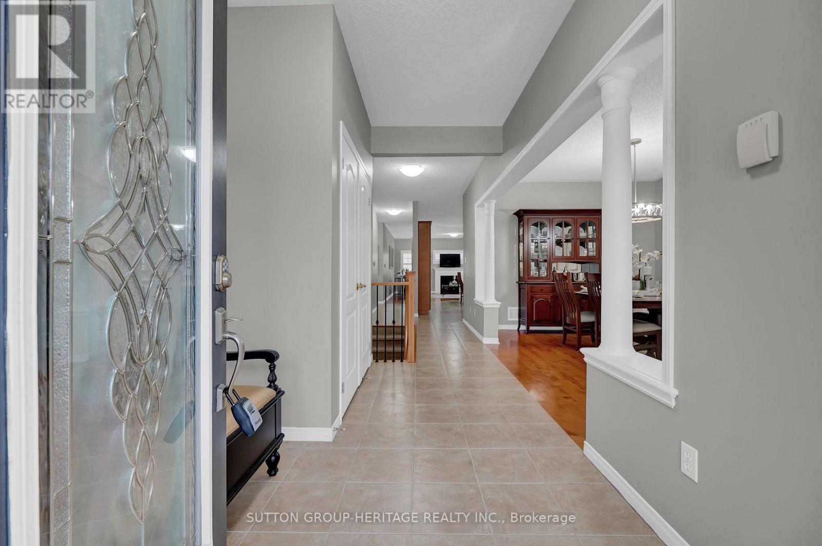 951 Barbados Street, Oshawa, Ontario  L1J 0A6 - Photo 4 - E13099106