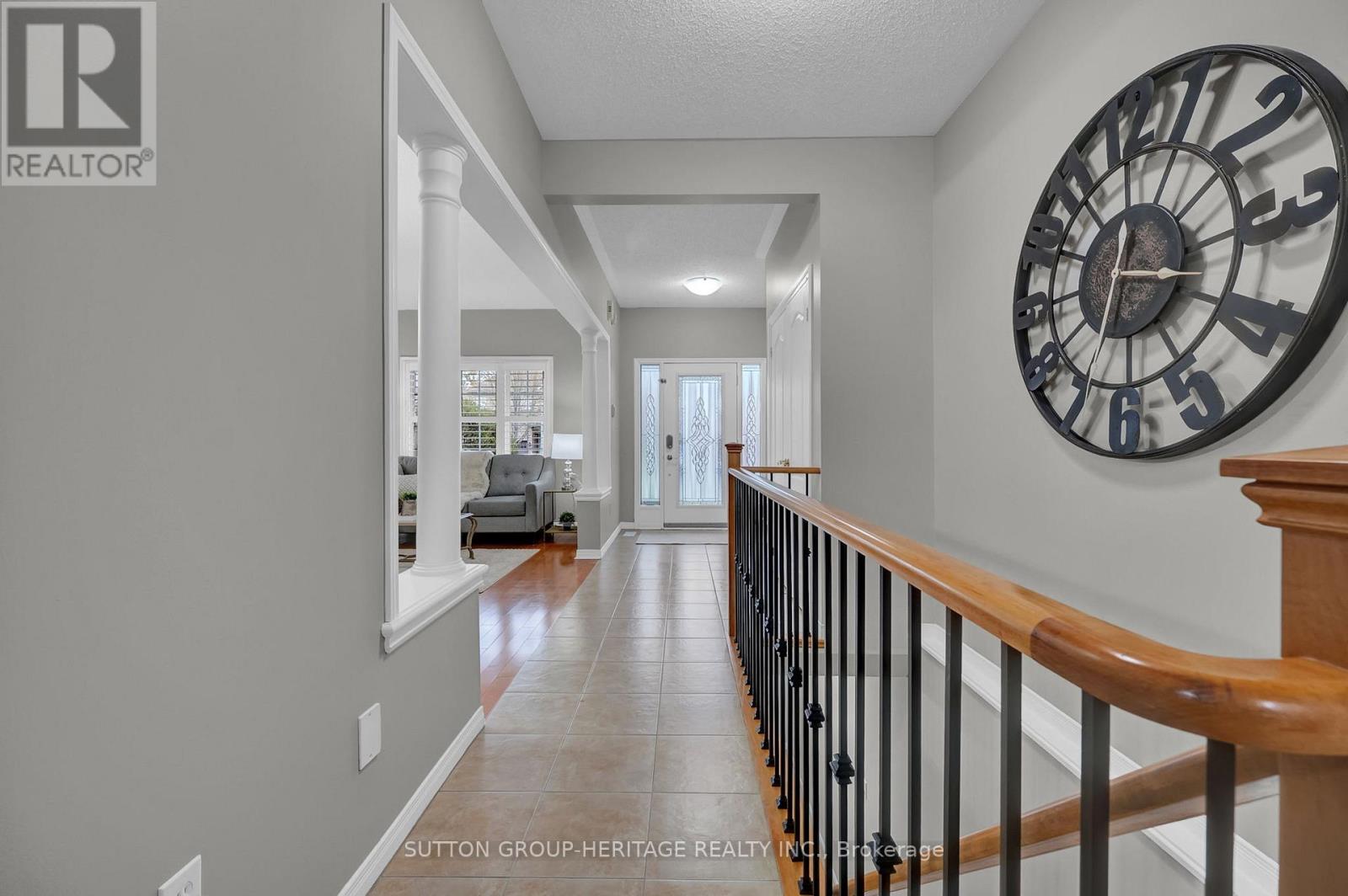 951 Barbados Street, Oshawa, Ontario  L1J 0A6 - Photo 5 - E13099106