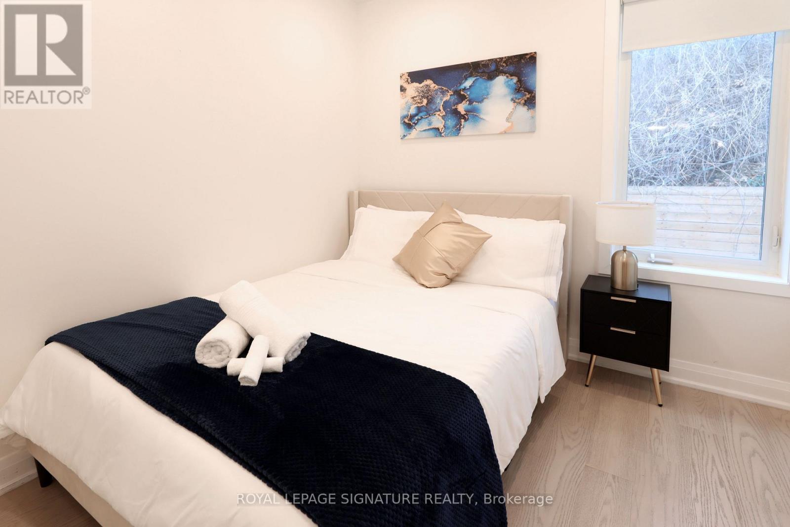 Upper - 36 Tennis Crescent, Toronto, Ontario  M4K 1J3 - Photo 12 - E13099116