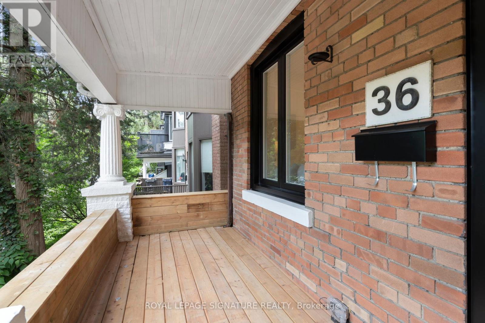 Upper - 36 Tennis Crescent, Toronto, Ontario  M4K 1J3 - Photo 2 - E13099116