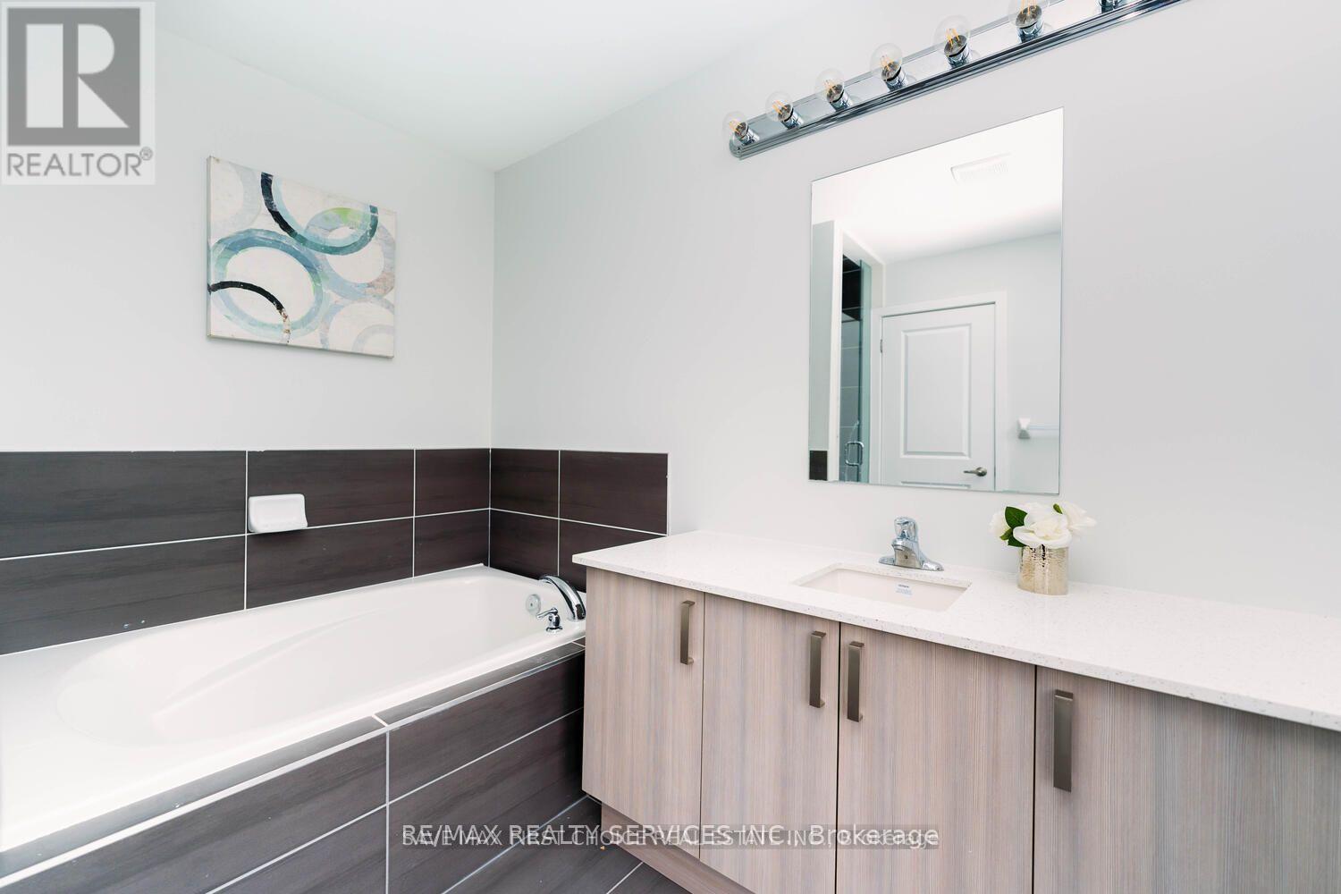 98 Pine Gate Place E, Whitby, Ontario  L1R 2M5 - Photo 13 - E13099220