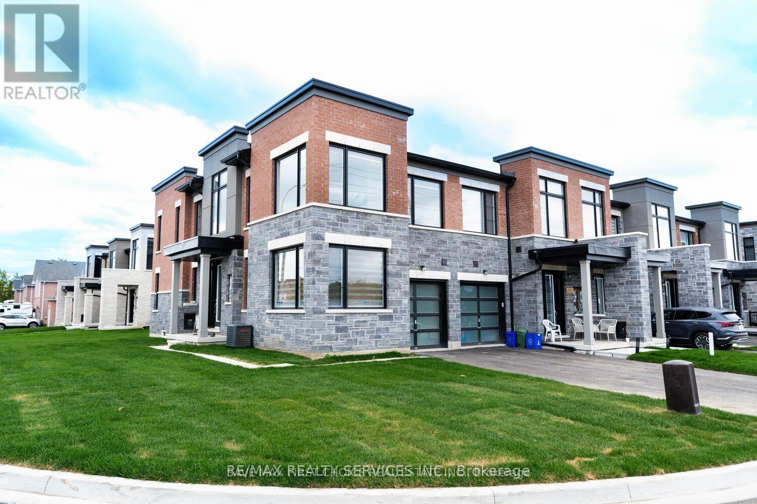 98 Pine Gate Place E, Whitby, Ontario  L1R 2M5 - Photo 2 - E13099220