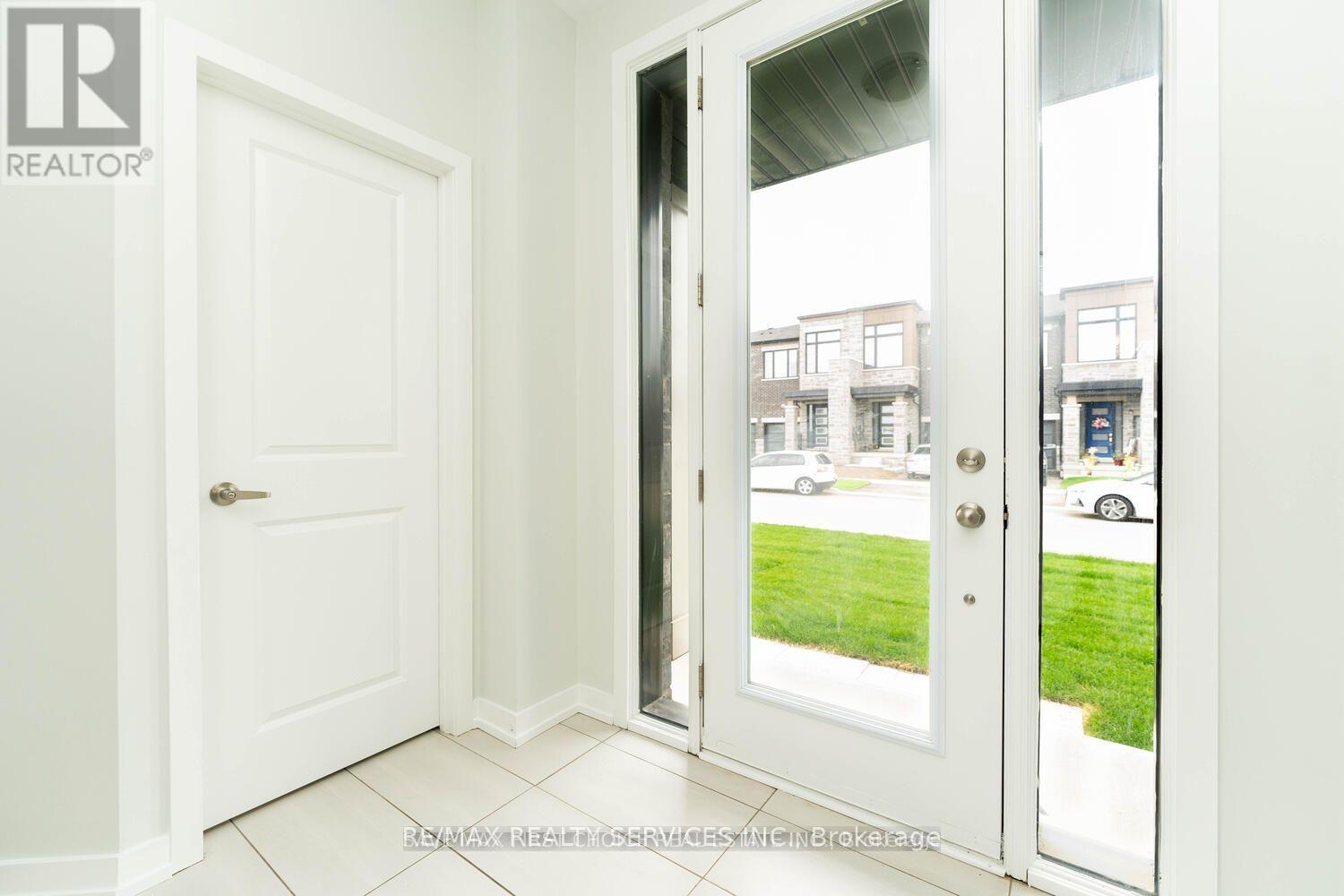 98 Pine Gate Place E, Whitby, Ontario  L1R 2M5 - Photo 3 - E13099220