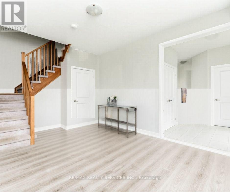 98 Pine Gate Place E, Whitby, Ontario  L1R 2M5 - Photo 4 - E13099220
