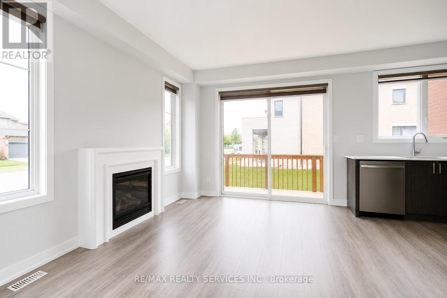98 Pine Gate Place E, Whitby, Ontario  L1R 2M5 - Photo 5 - E13099220