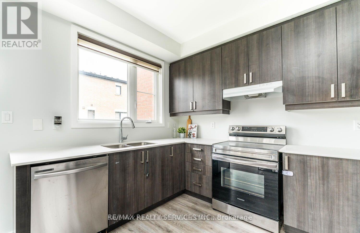98 Pine Gate Place E, Whitby, Ontario  L1R 2M5 - Photo 8 - E13099220