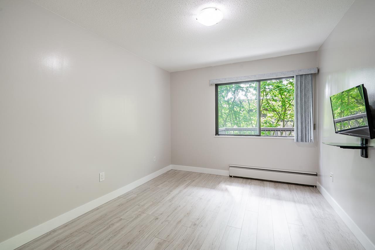 206 15020 North Bluff Road, White Rock, British Columbia  V4B 5A4 - Photo 9 - R3121005