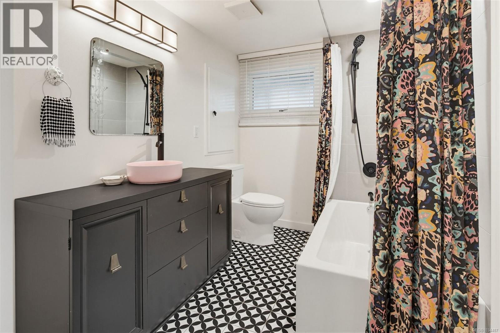 1195 Kings Rd, Victoria, British Columbia  V8T 1X6 - Photo 36 - 1034487