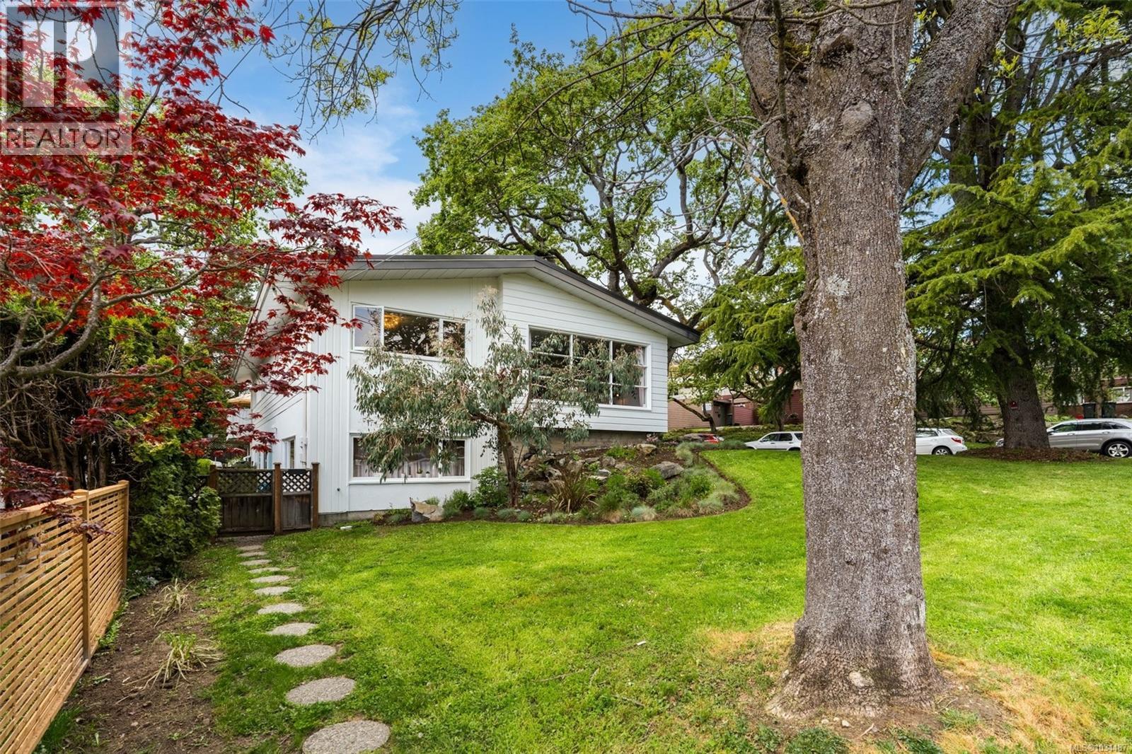 1195 Kings Rd, Victoria, British Columbia  V8T 1X6 - Photo 6 - 1034487