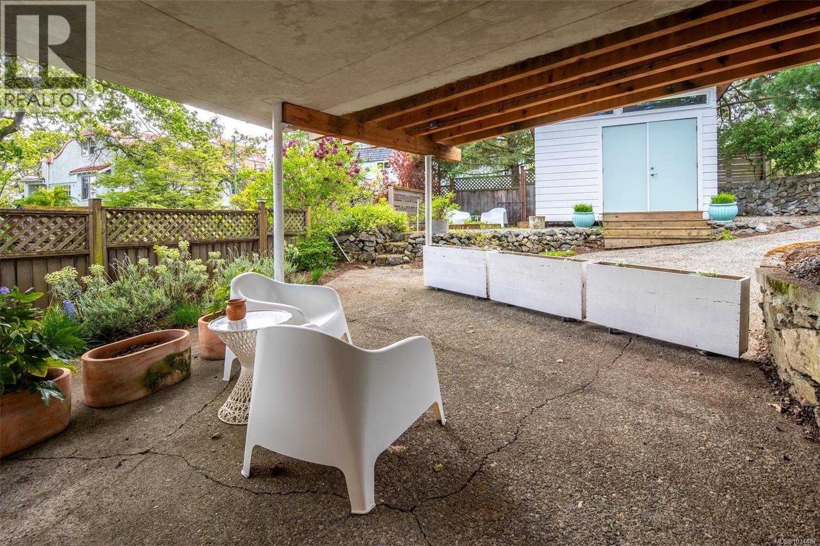1195 Kings Rd, Victoria, British Columbia  V8T 1X6 - Photo 42 - 1034487