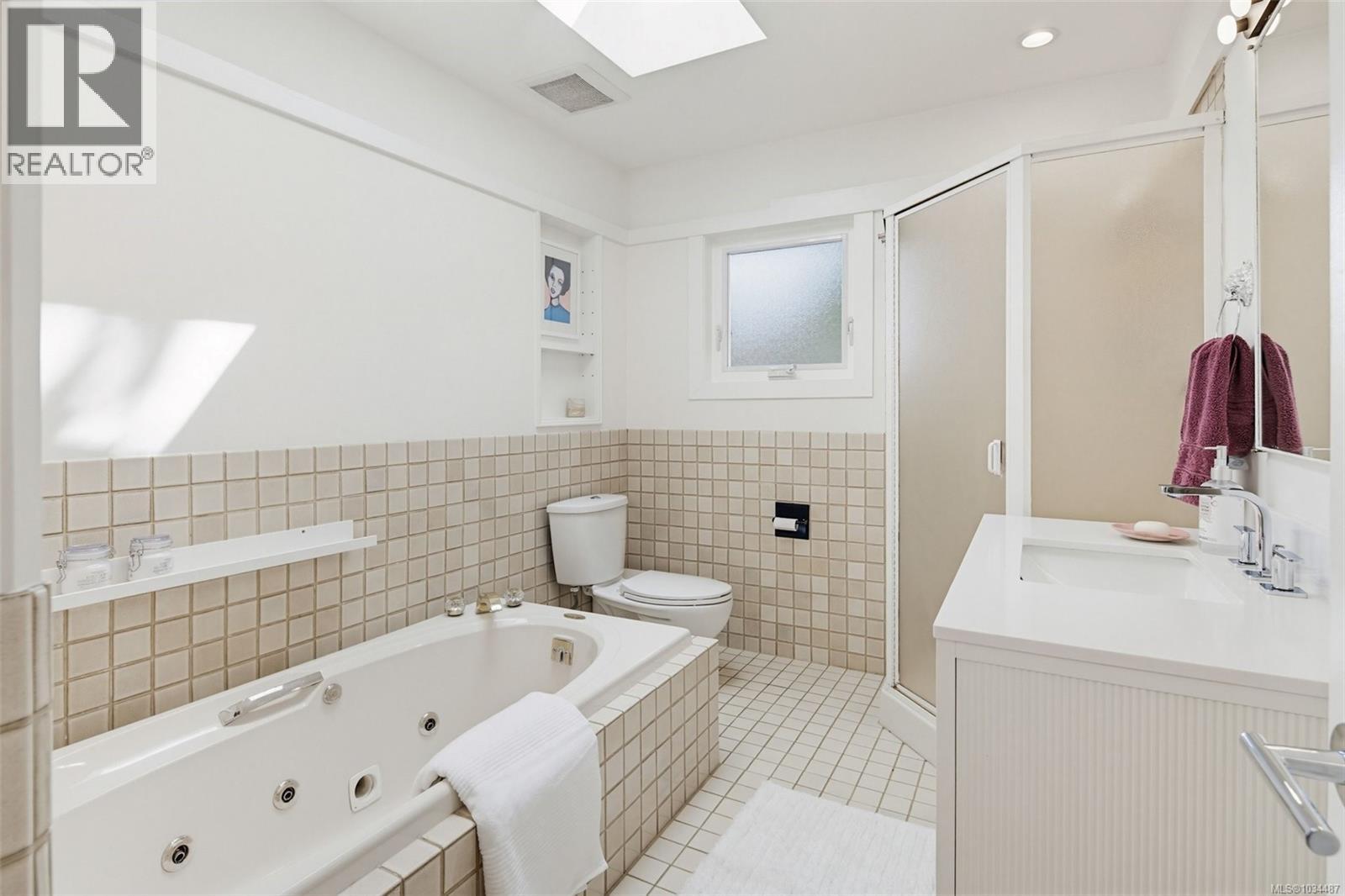 1195 Kings Rd, Victoria, British Columbia  V8T 1X6 - Photo 31 - 1034487