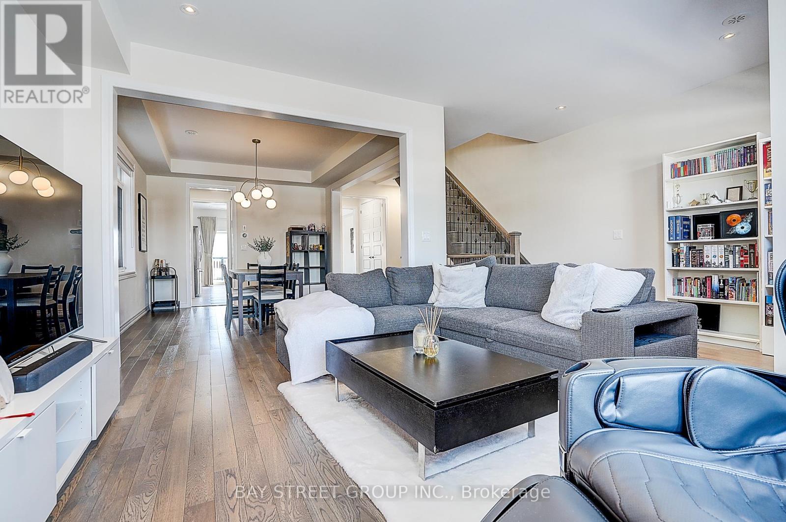 10943 Victoria Square Boulevard, Markham, Ontario  L6C 0Z3 - Photo 1 - N13099054