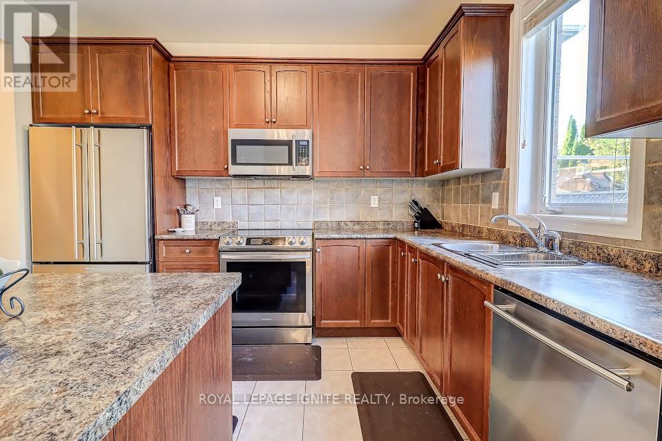 200 Ivy Glen Drive, Vaughan, Ontario  L6A 0P1 - Photo 19 - N13099062