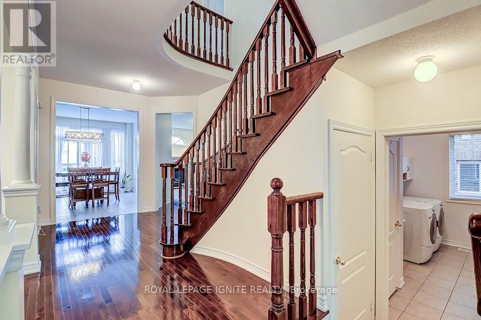 200 Ivy Glen Drive, Vaughan, Ontario  L6A 0P1 - Photo 7 - N13099062