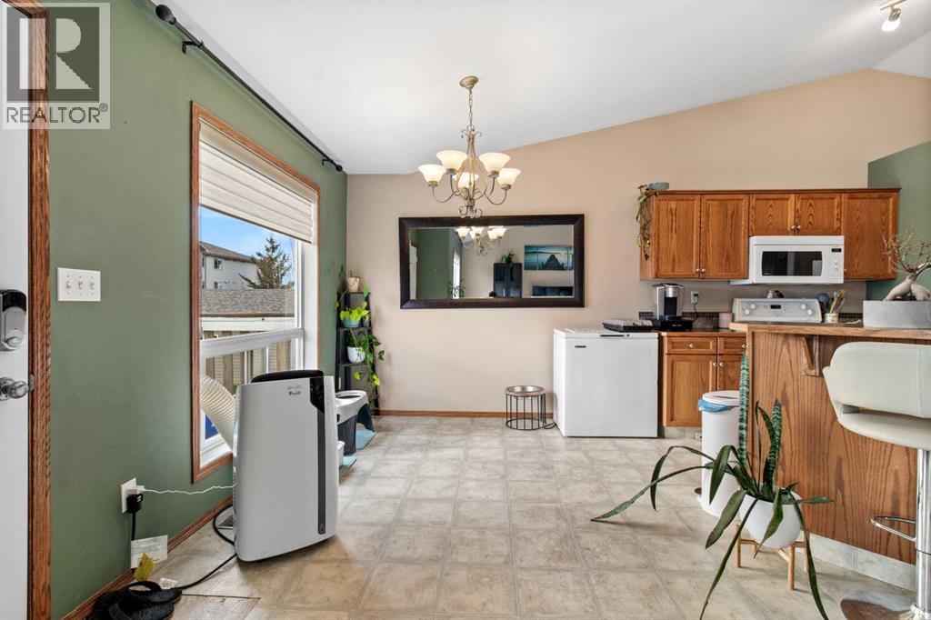 36 Lanterman Close, Red Deer, Alberta  T4R 3K3 - Photo 11 - A2308834