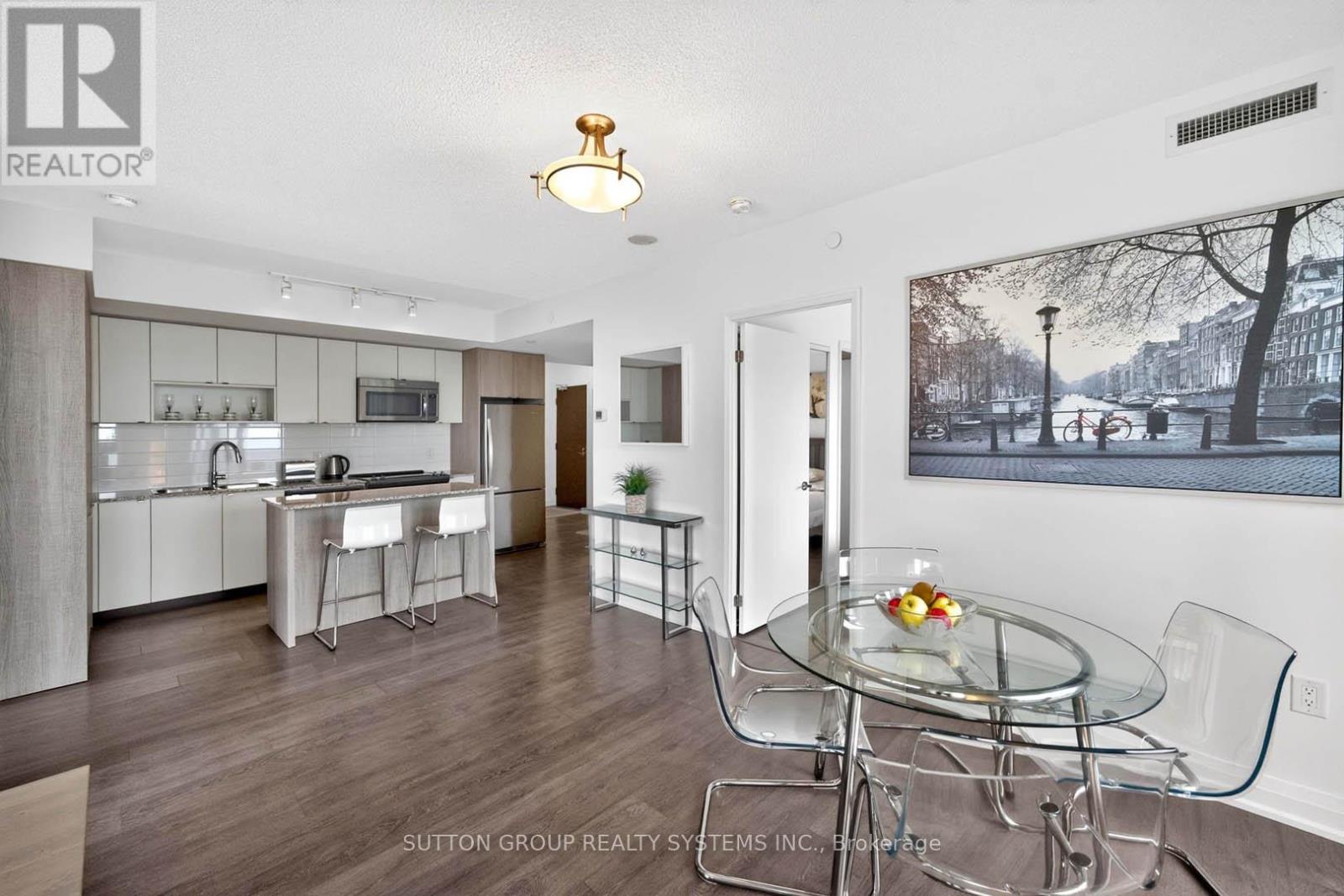 2504 - 9 Valhalla Inn Road, Toronto, Ontario  M9B 0B2 - Photo 5 - W13094020