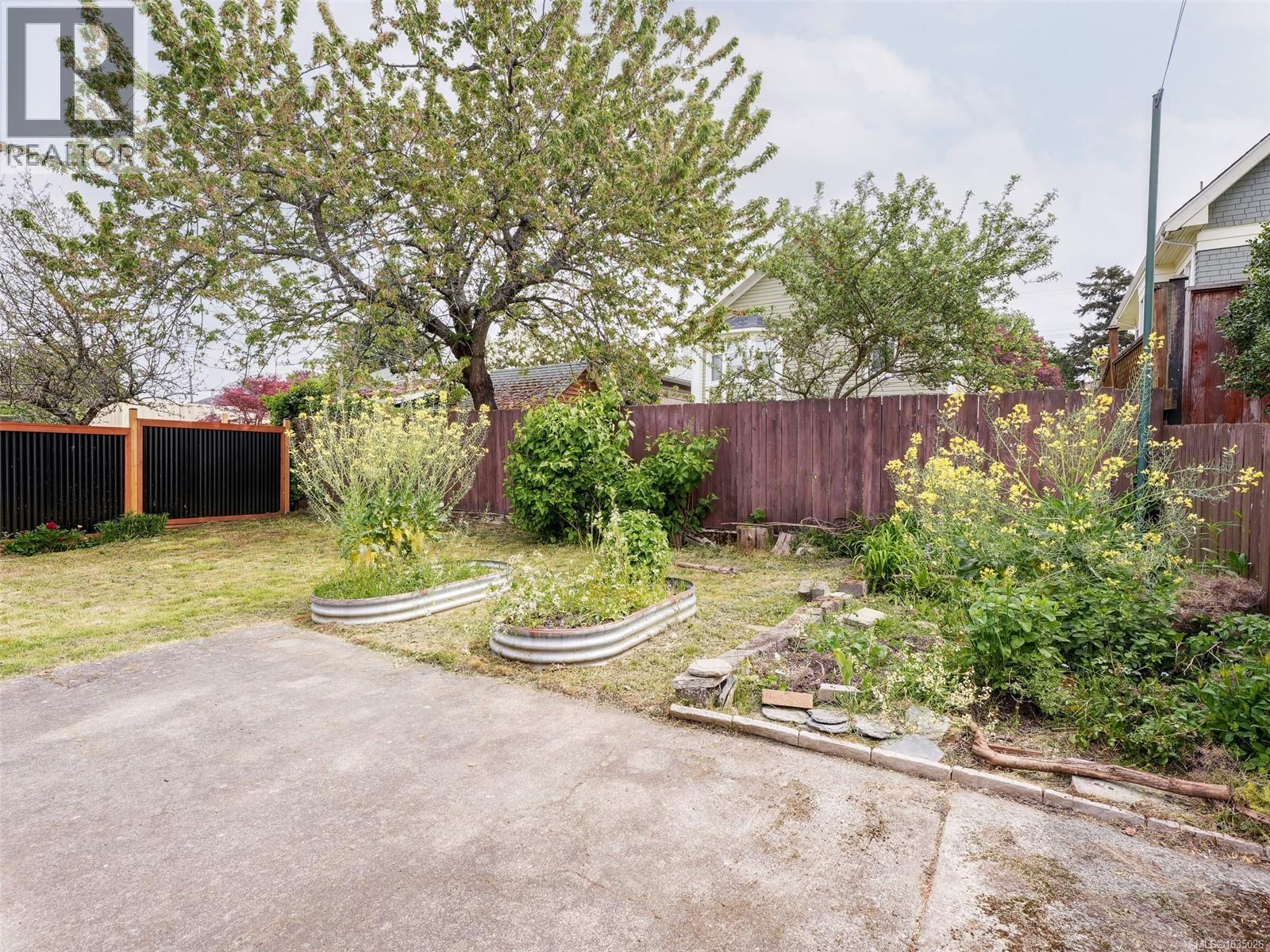 3131 Yew St, Victoria, British Columbia  V8X 1M7 - Photo 22 - 1035026