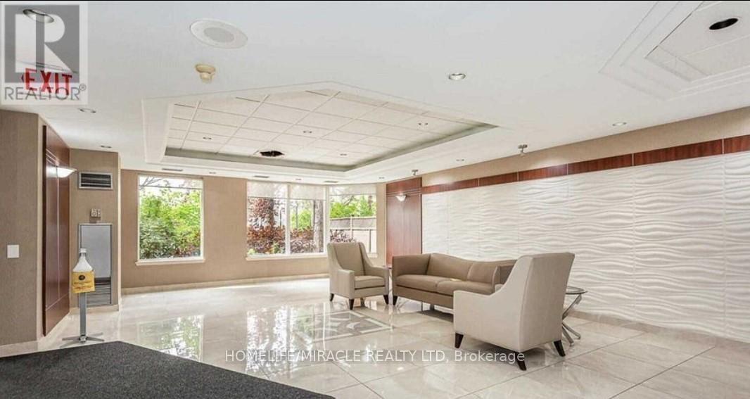 204 - 135 Hillcrest Avenue, Mississauga, Ontario  L5B 4B1 - Photo 2 - W13099014