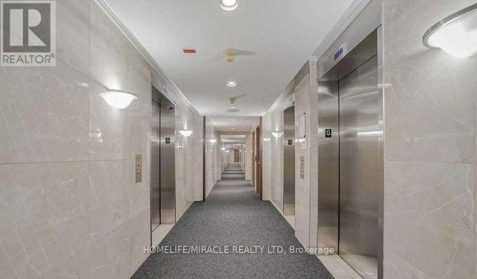 204 - 135 Hillcrest Avenue, Mississauga, Ontario  L5B 4B1 - Photo 4 - W13099014