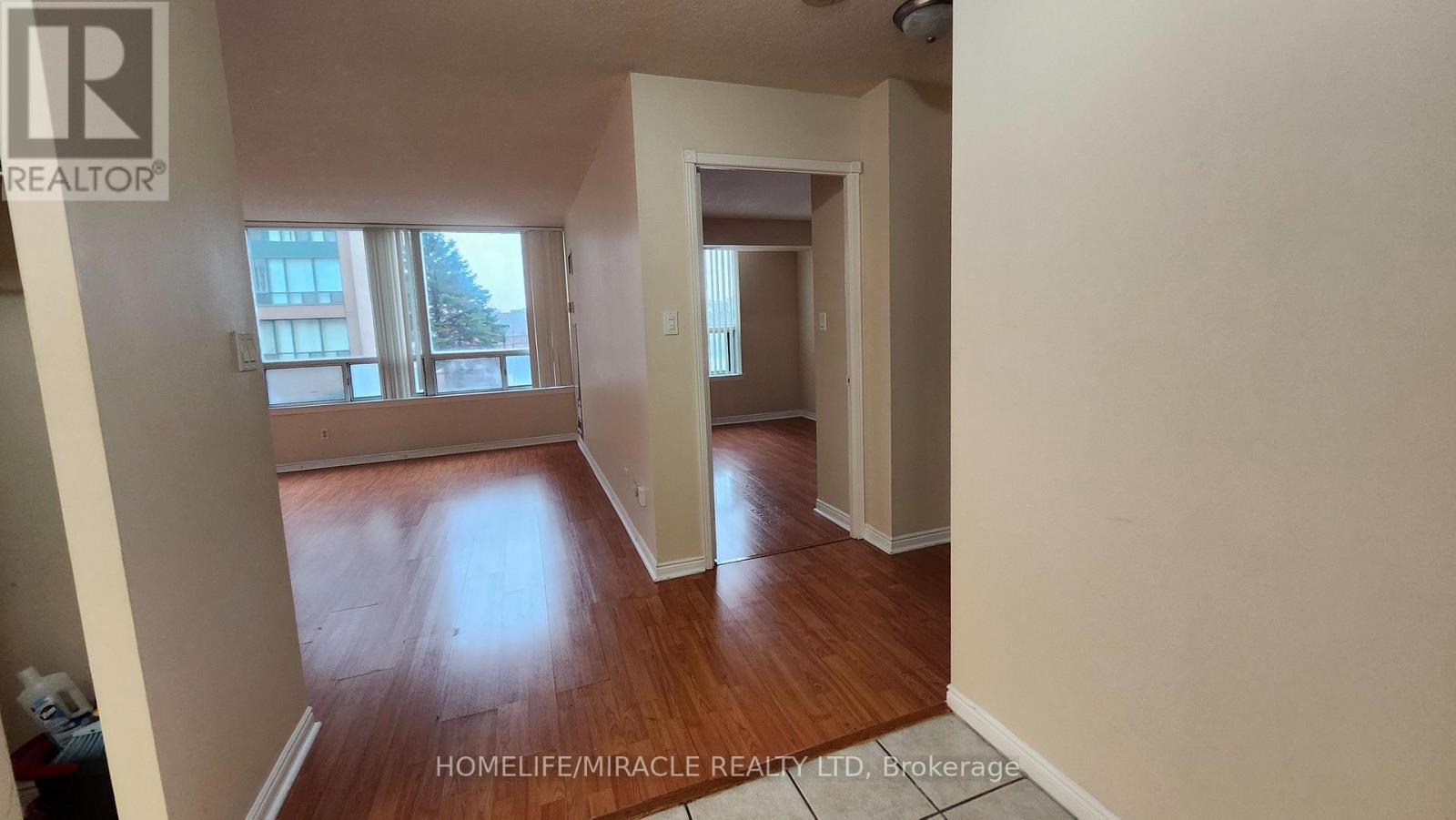 204 - 135 Hillcrest Avenue, Mississauga, Ontario  L5B 4B1 - Photo 7 - W13099014