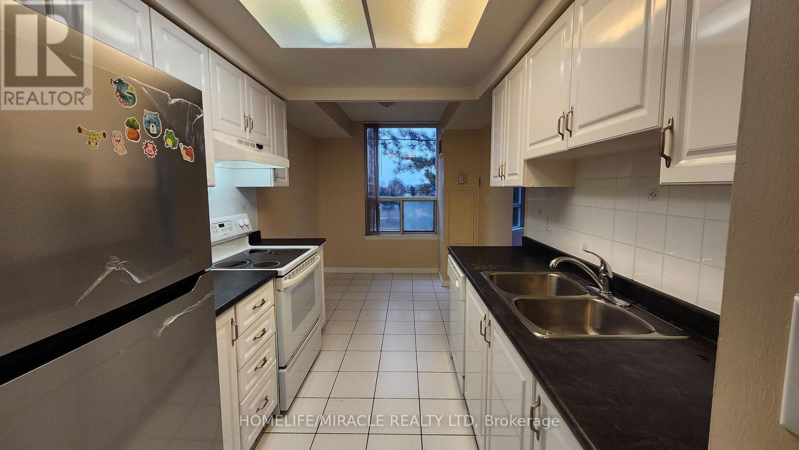 204 - 135 Hillcrest Avenue, Mississauga, Ontario  L5B 4B1 - Photo 8 - W13099014