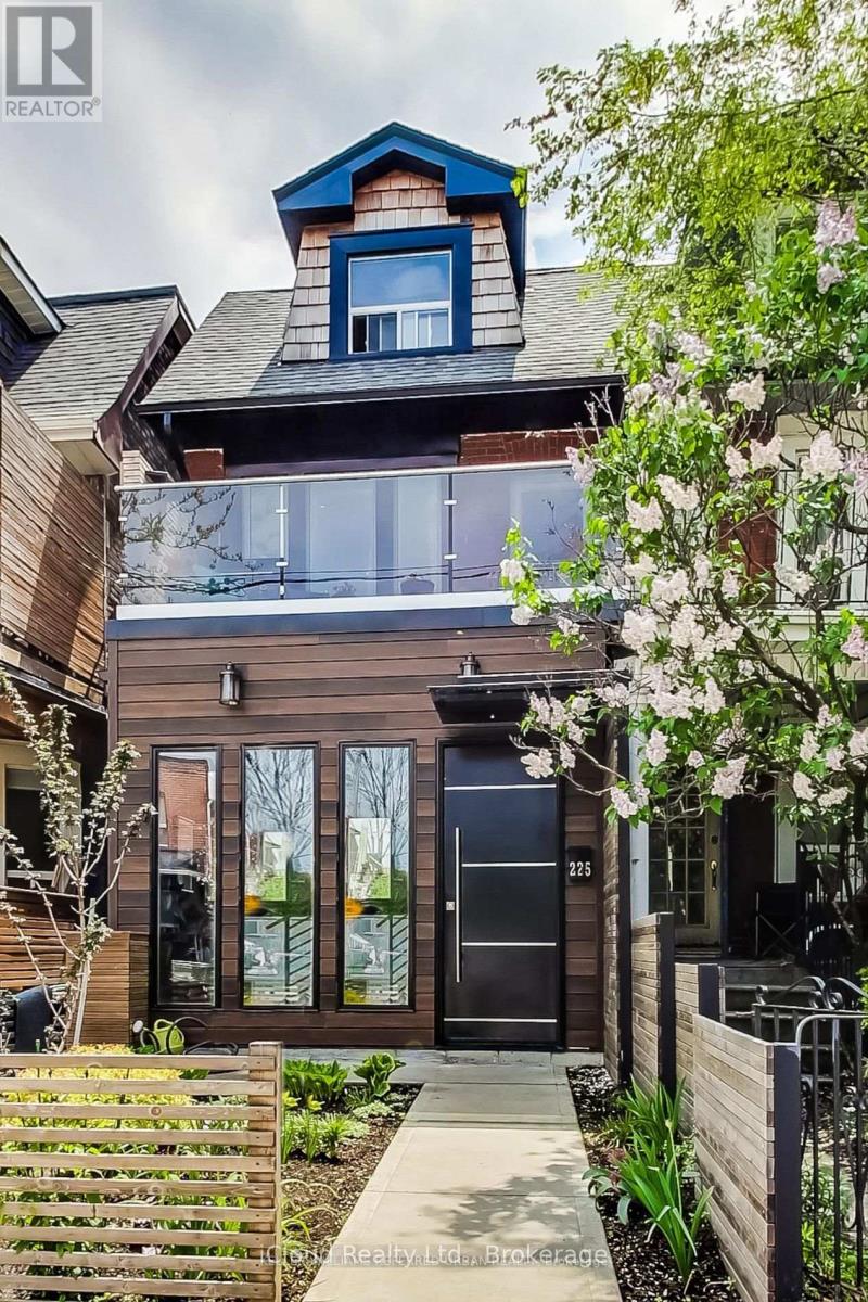 (LOWER) - 225 WALLACE AVENUE, Toronto, Ontario