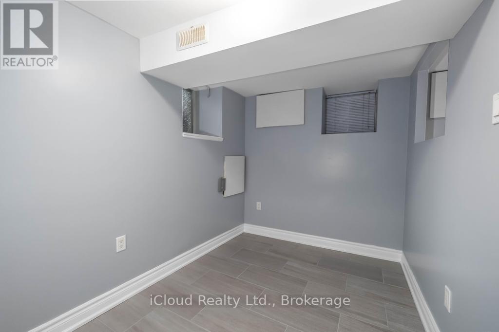 (Lower) - 225 Wallace Avenue, Toronto, Ontario  M6H 1V5 - Photo 12 - W13099118
