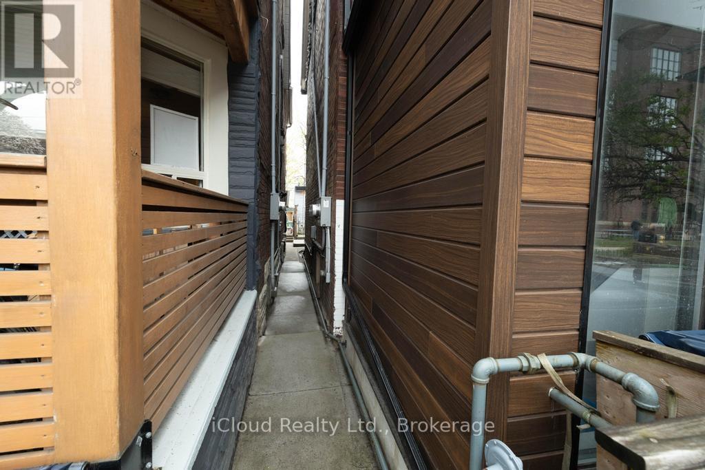 (Lower) - 225 Wallace Avenue, Toronto, Ontario  M6H 1V5 - Photo 16 - W13099118