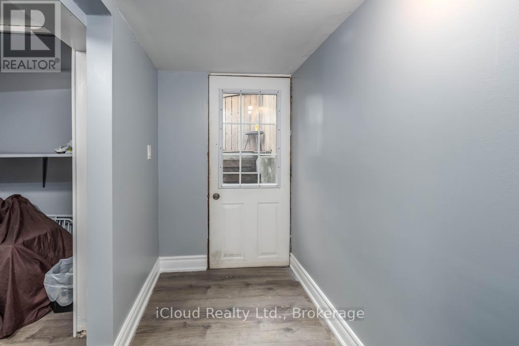 (Lower) - 225 Wallace Avenue, Toronto, Ontario  M6H 1V5 - Photo 2 - W13099118