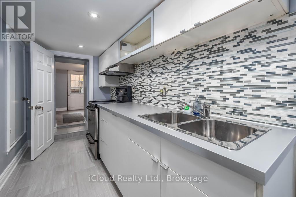 (Lower) - 225 Wallace Avenue, Toronto, Ontario  M6H 1V5 - Photo 4 - W13099118