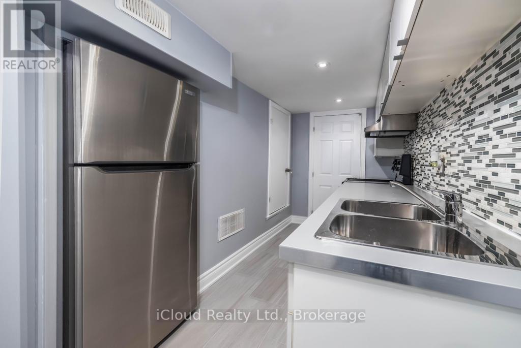 (Lower) - 225 Wallace Avenue, Toronto, Ontario  M6H 1V5 - Photo 6 - W13099118