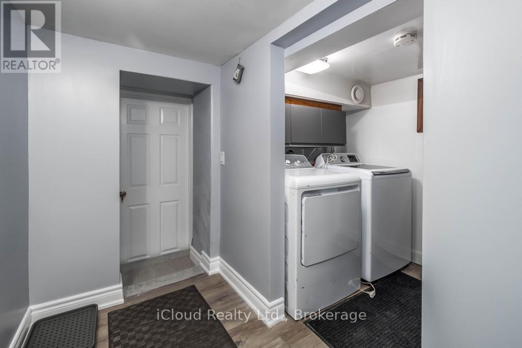 (Lower) - 225 Wallace Avenue, Toronto, Ontario  M6H 1V5 - Photo 8 - W13099118