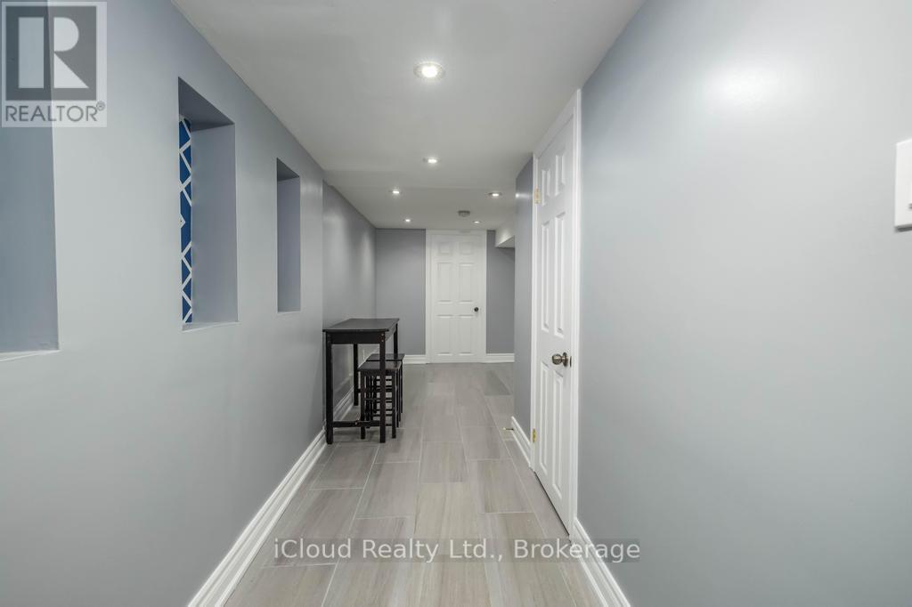 (Lower) - 225 Wallace Avenue, Toronto, Ontario  M6H 1V5 - Photo 9 - W13099118