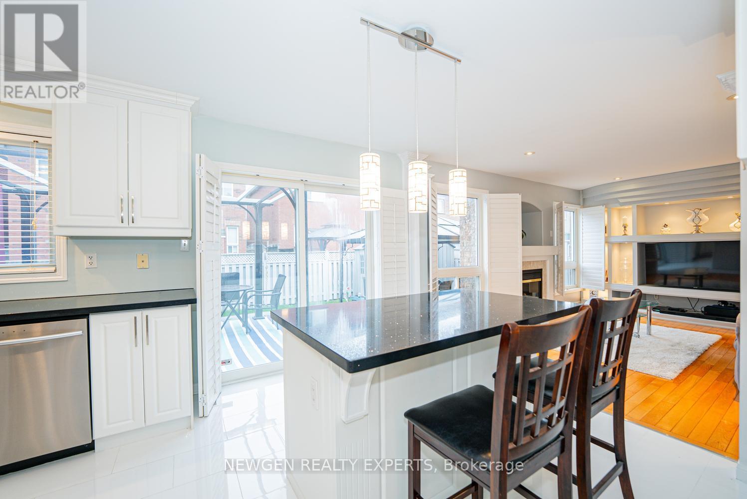 14 Mendoza Drive, Brampton, Ontario  L7A 3M3 - Photo 12 - W13099156