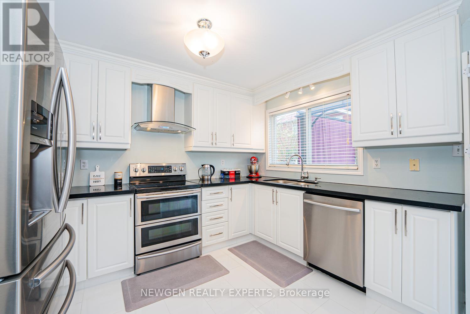 14 Mendoza Drive, Brampton, Ontario  L7A 3M3 - Photo 19 - W13099156