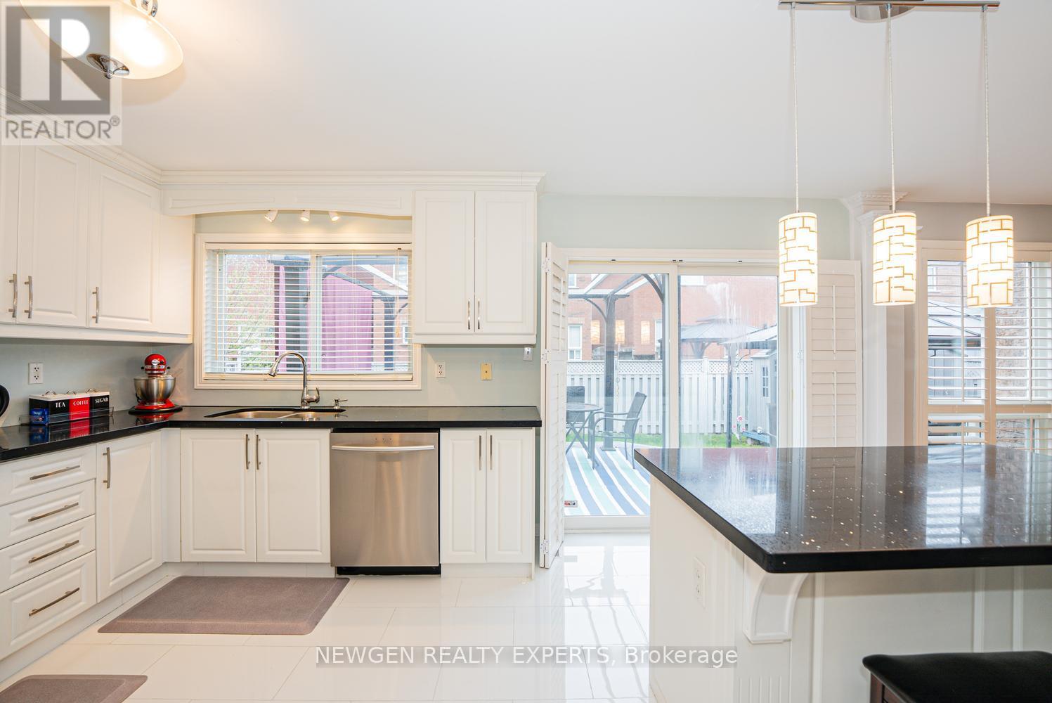 14 Mendoza Drive, Brampton, Ontario  L7A 3M3 - Photo 24 - W13099156